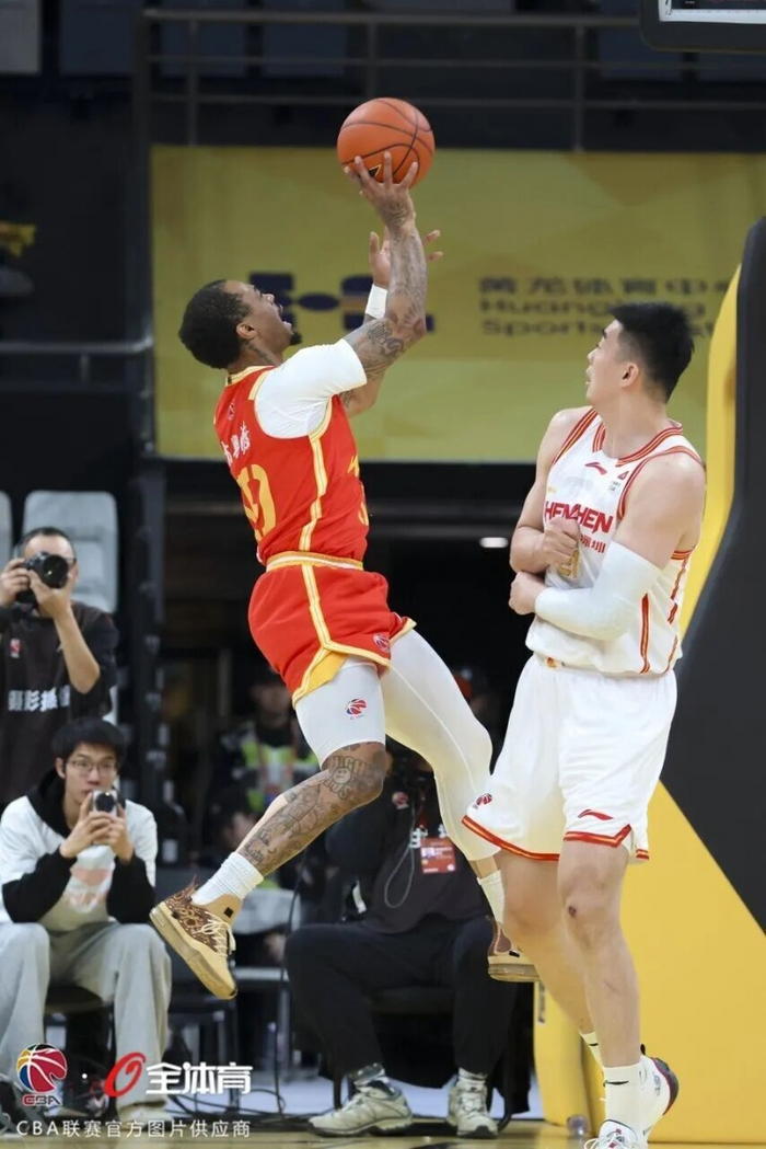 在线体育- 今晚埃因霍温备战CBA季后赛窗口期法兰克福备战NBA季后赛，这操作让人直呼：冲刺阶段曼联备战欧超杯