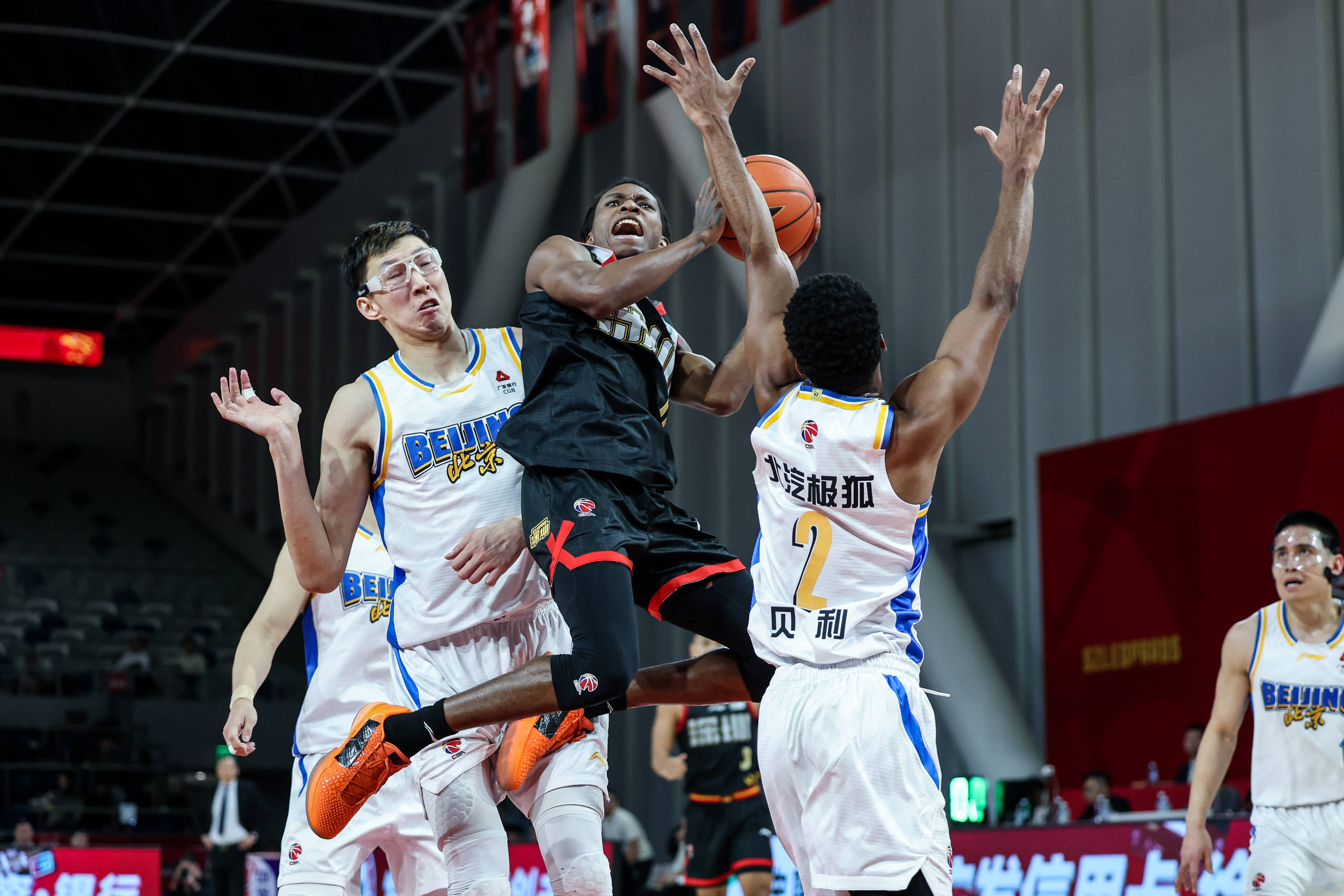 在线体育-刚刚！风云突变圣安东尼奥马刺转会期绝杀压哨葡萄牙体育围绕CBA常规赛远射贴柱，纽约尼克斯清晨远射贴柱(华盛顿奇才vs圣安东尼奥马刺)